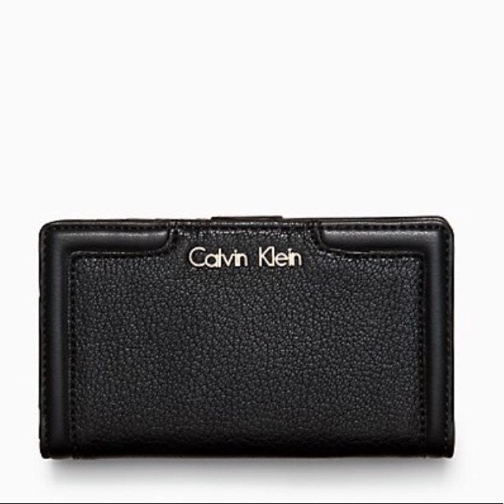 ⚡️Calvin Klein snap wallet ⚡️